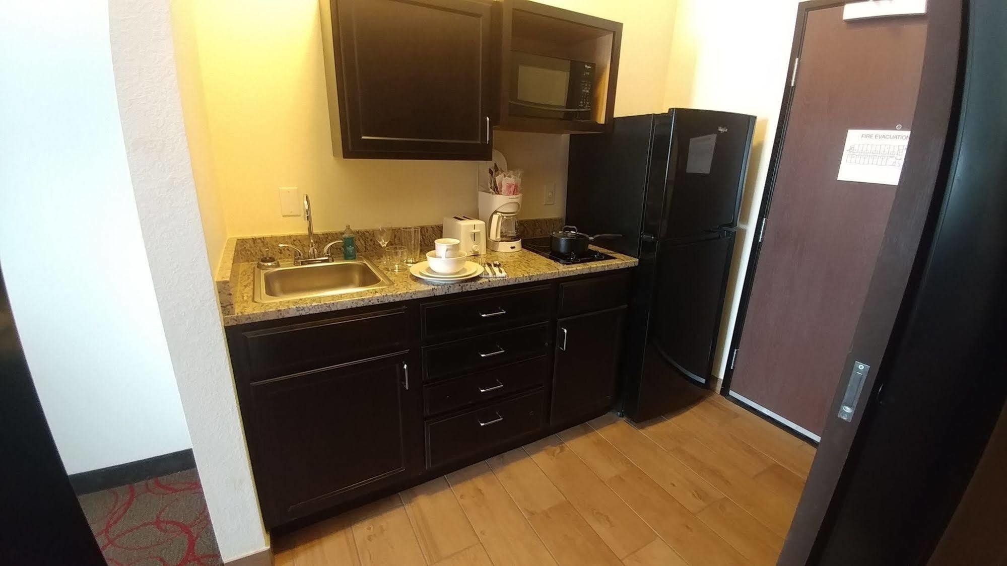 Inn At Hunters Run Watford City Zewnętrze zdjęcie